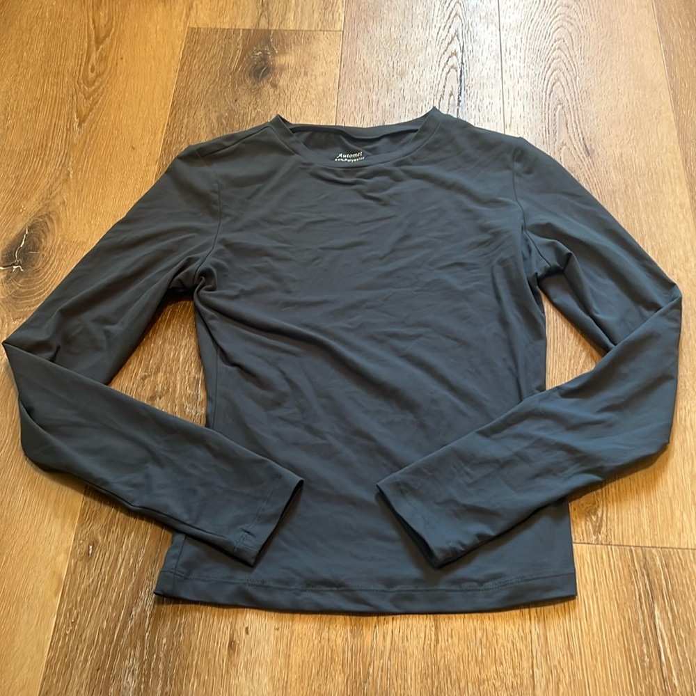 AUTOMET long sleeve fitted Small dark green/gray color 88% Polyester 12% Spandex
